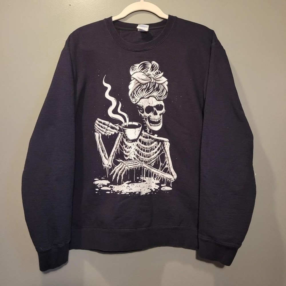Skeleton Drinking Coffee Pullover Graphic Sweatshirt, Men's Size L, Black White